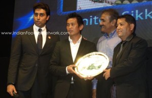 Bhaichung receiving the best stadium award for the beautiful Paljor